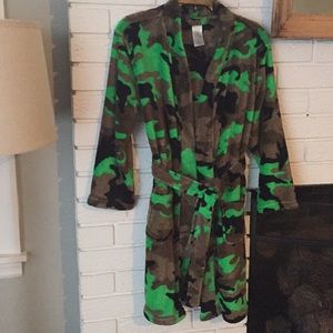 Plush camo robe